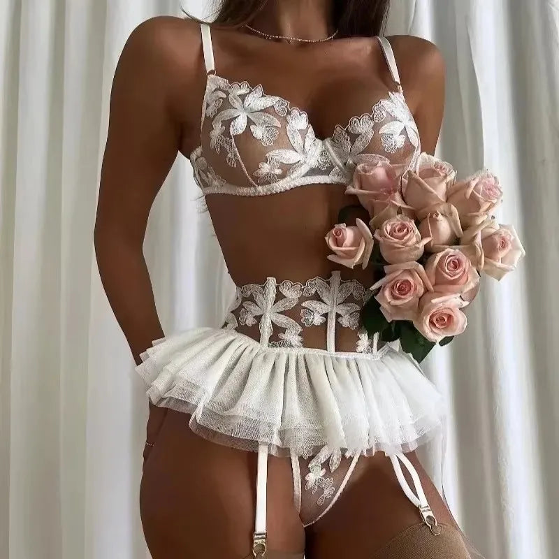 # Ensemble de Lingerie Sexy en Dentelle Brodée – 3 Pièces