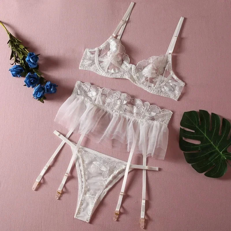 # Ensemble de Lingerie Sexy en Dentelle Brodée – 3 Pièces